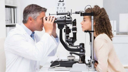 أشهر أطباء العيون في العراق Best eye doctor